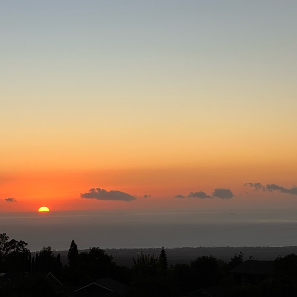 ❌SOLD❌ Jet Black & Gold Band Fashion Ring - Picture 5 of 5